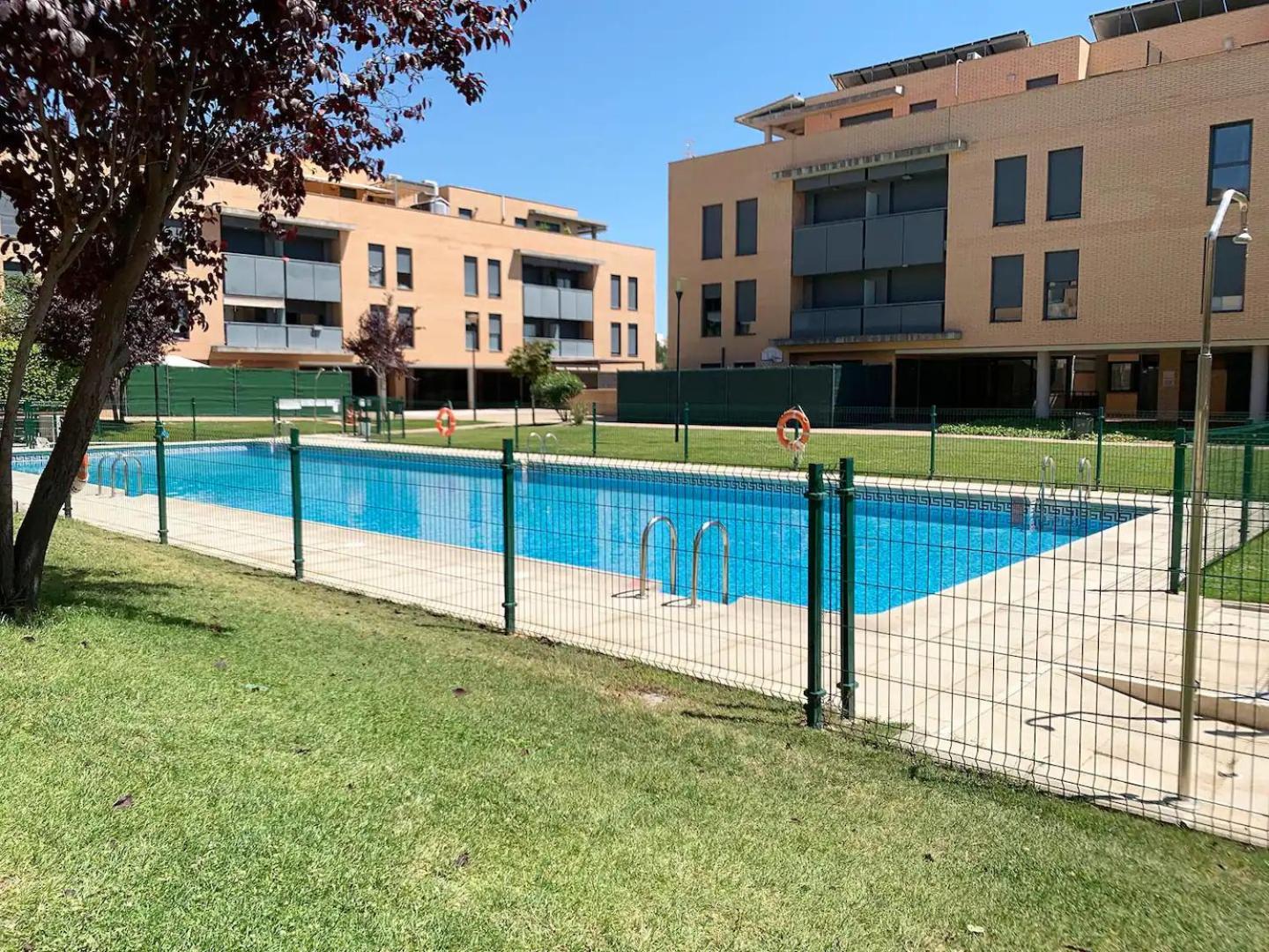 Lujoso Apartamento 3 Camas Piscina Parque Garaje Las Rozas Familiar Tranquilo Buitenkant foto